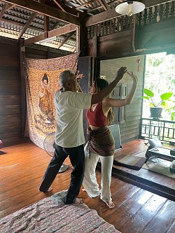 Dr. Bai teach an imbalance hormone woman to do self-care.